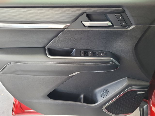 Used 2026 GMC Acadia Elevation FWD image 18