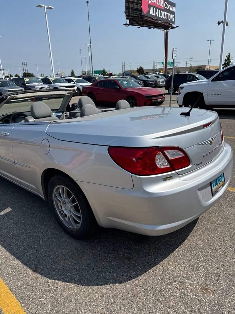 Used 2008 Chrysler Sebring Touring FWD image 4