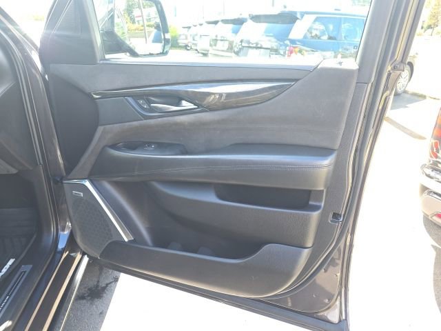 Used 2017 Cadillac Escalade Platinum image 19