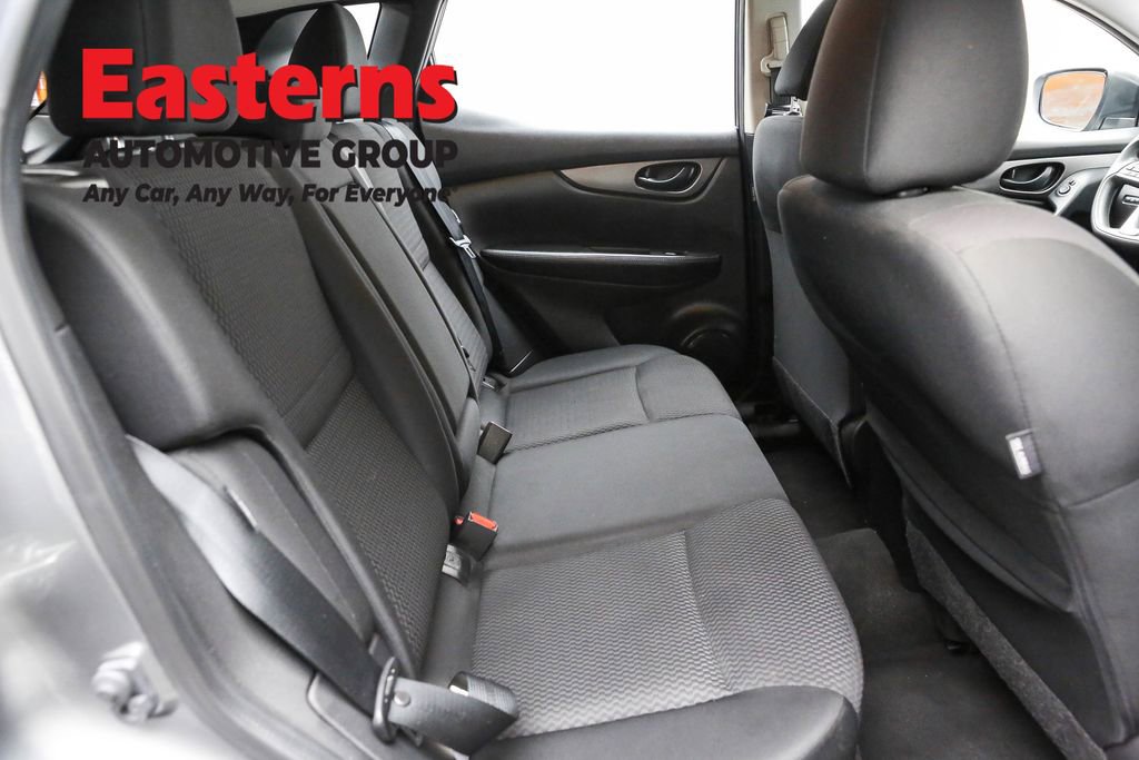 Used 2021 Nissan Rogue Sport S image 22