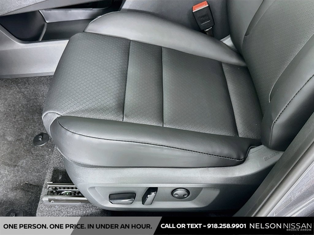 New 2026 Nissan Rogue Dark Armor FWD image 18