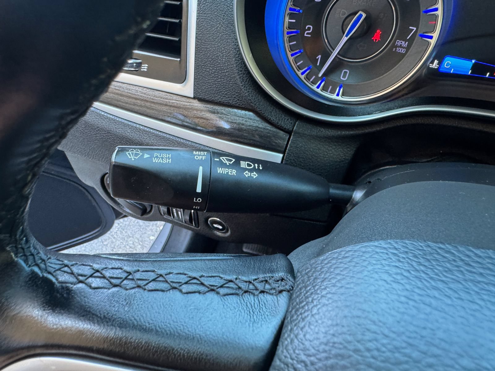 Used 2017 Chrysler 300 Limited AWD/4WD image 30