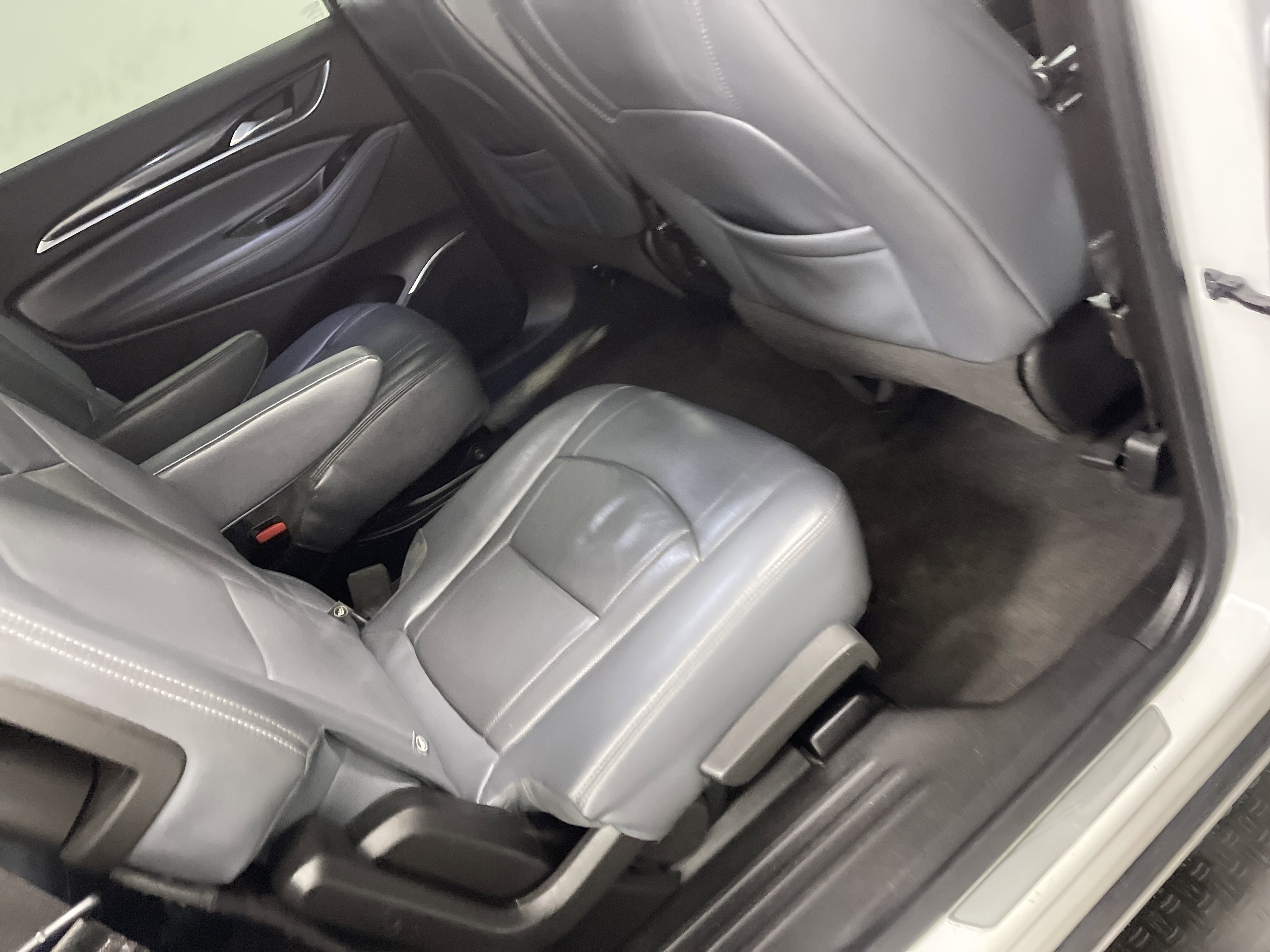 Used 2020 Buick Enclave Essence FWD image 22