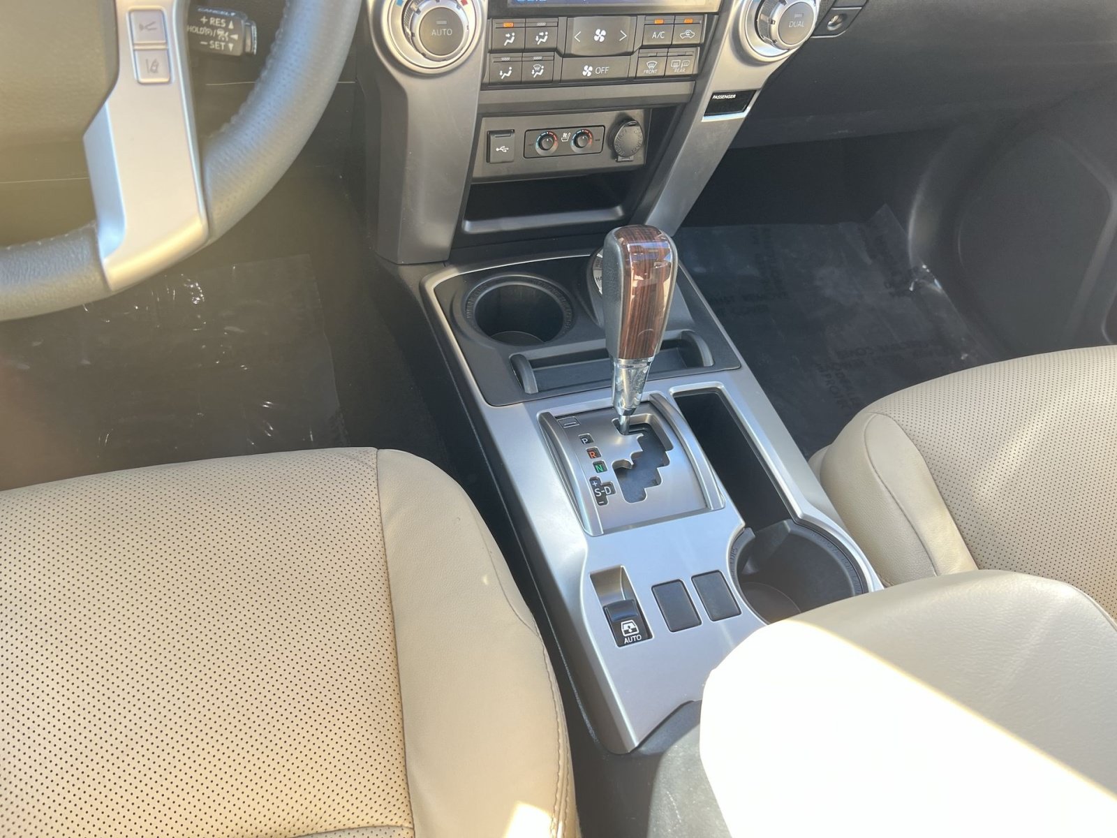 Used 2022 Toyota 4Runner Limited AWD/4WD image 23
