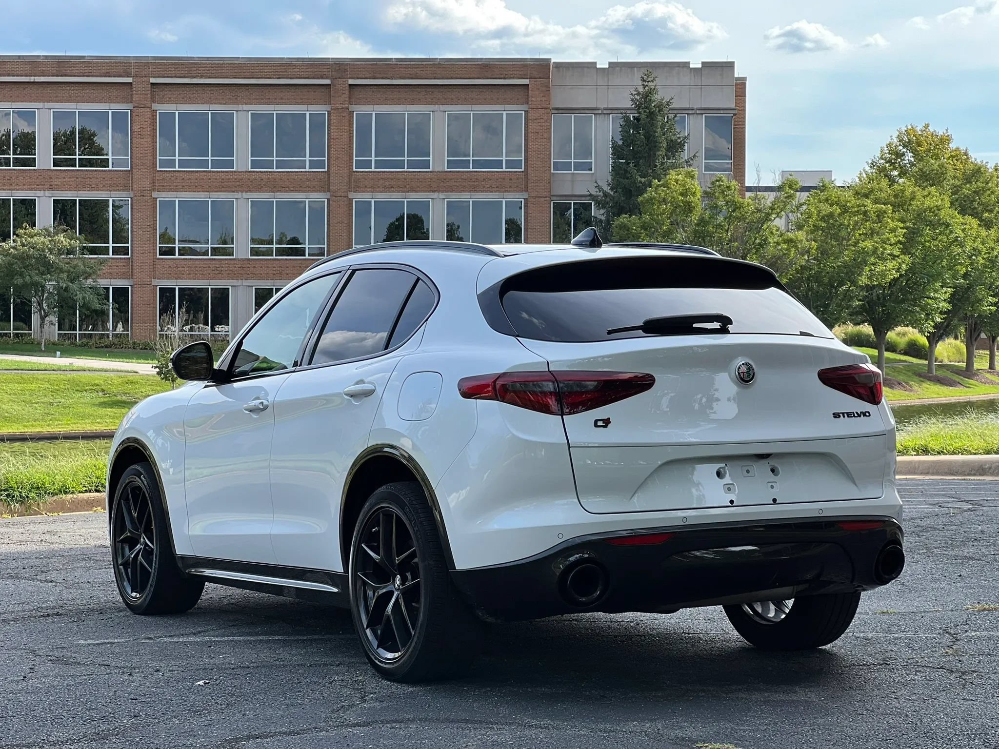 Used 2020 Alfa Romeo Stelvio Ti Sport AWD/4WD image 3