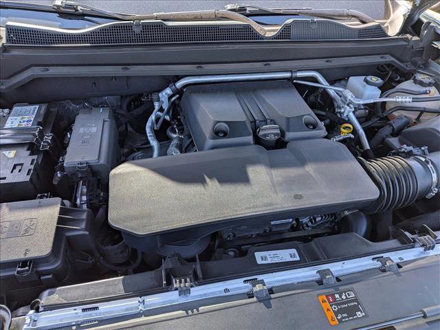Used 2025 Chevrolet Colorado LT AWD/4WD image 30
