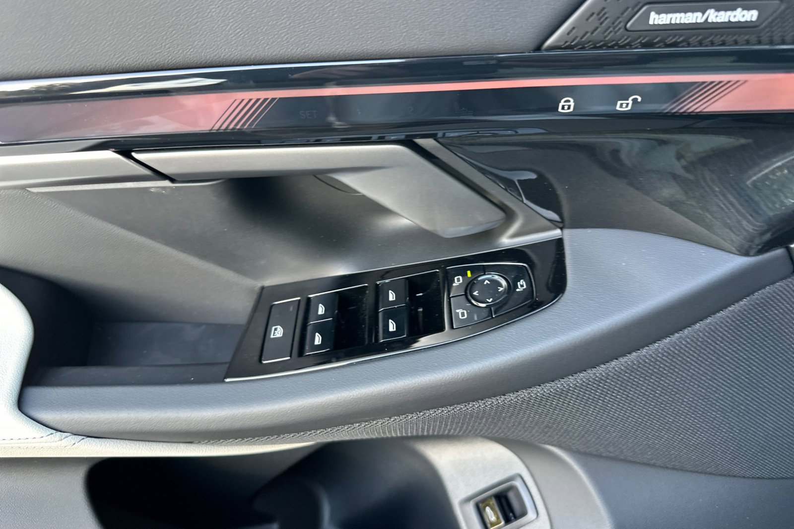 New 2026 BMW i5 eDrive40 image 8