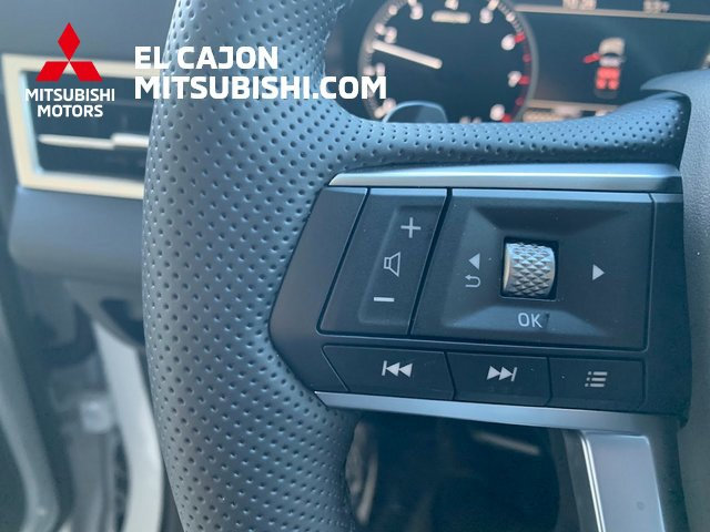 New 2026 Mitsubishi Outlander AWD image 17