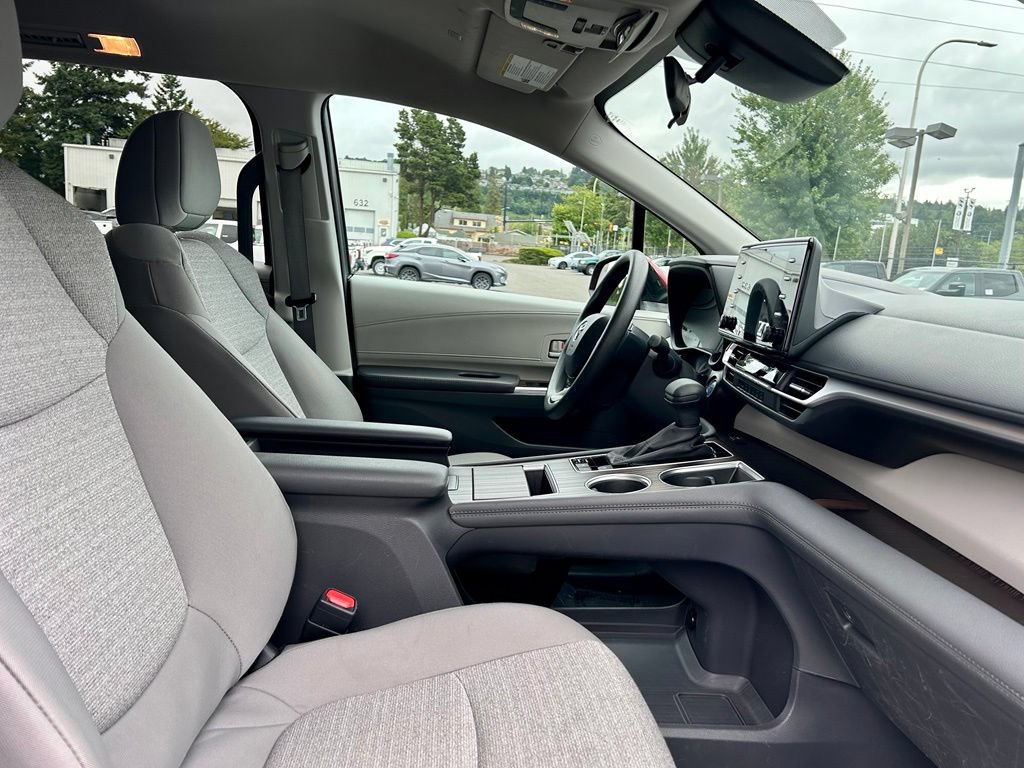 Certified 2024 Toyota Sienna LE AWD/4WD image 17