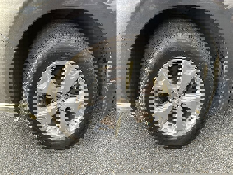 Used 2015 Subaru Forester 2.5i Premium w/ All-Weather Package image 9