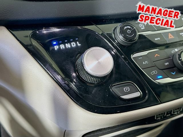 Used 2022 Chrysler Voyager LX FWD image 18