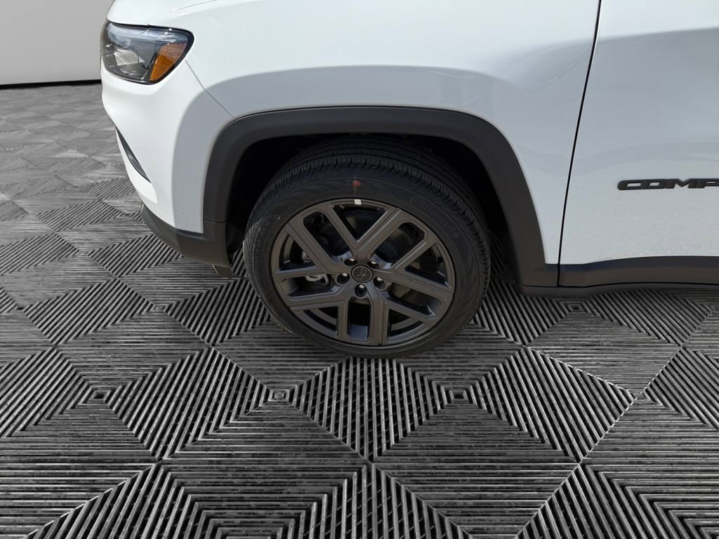 New 2026 Jeep Compass Latitude image 14