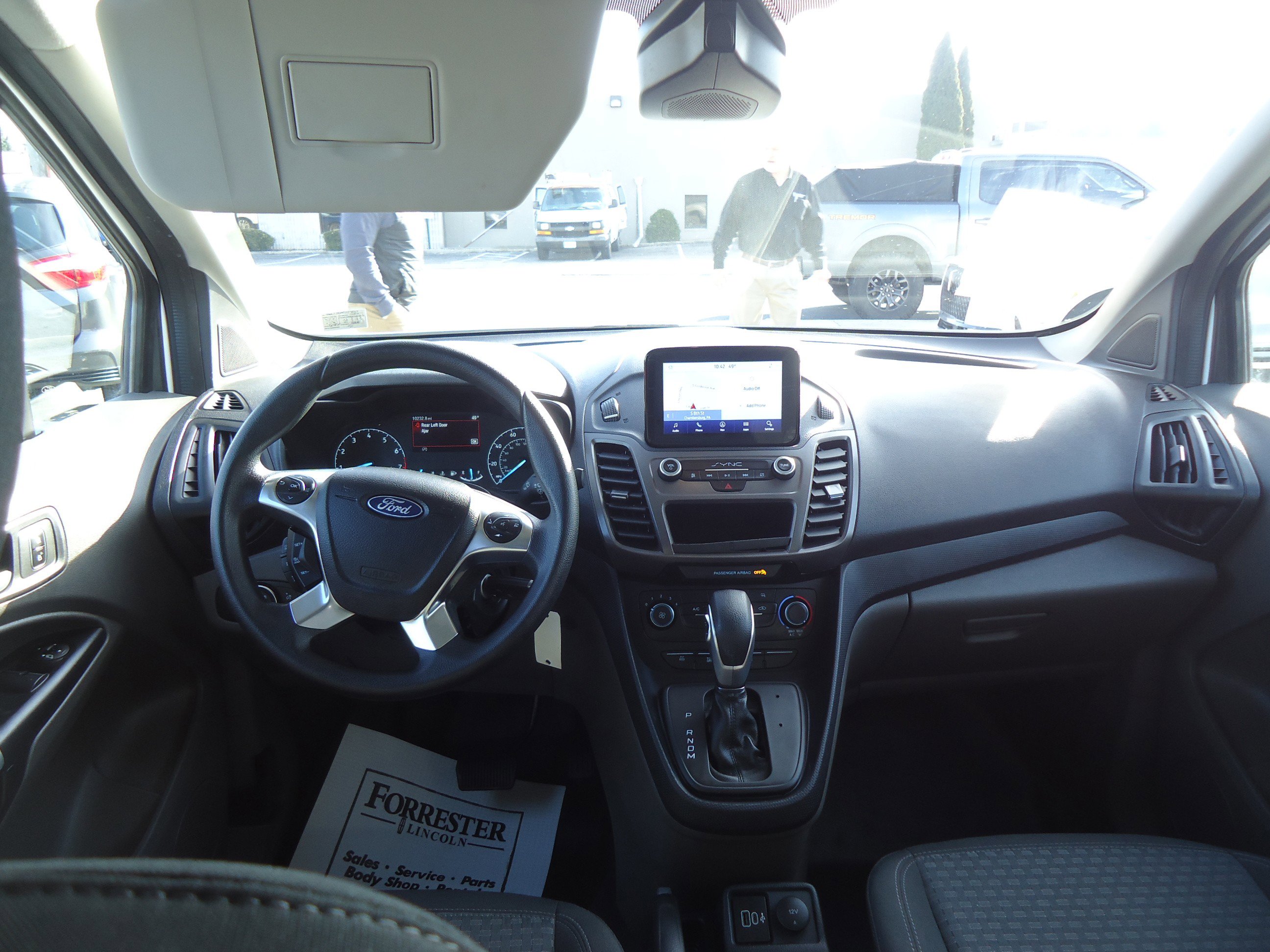 Used 2023 Ford Transit Connect XLT image 11