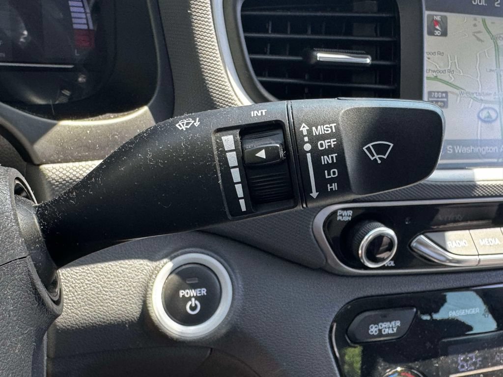 Used 2019 Hyundai Ioniq Limited FWD image 23