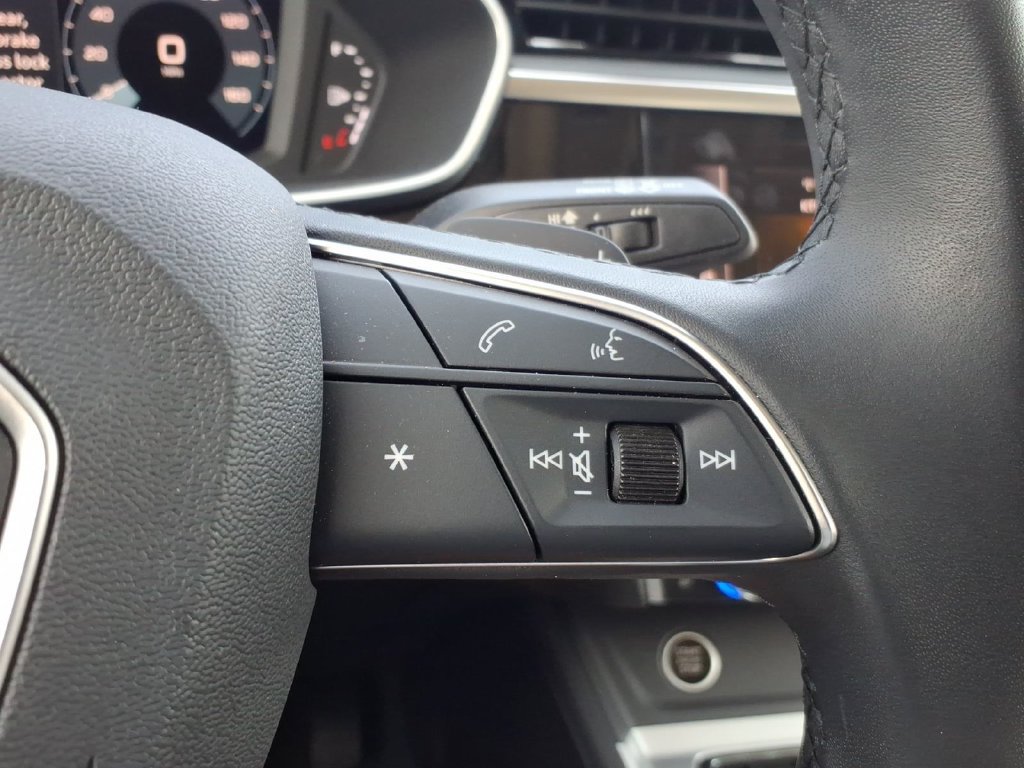 Used 2025 Audi Q3 2.0T Premium w/ Convenience Package AWD/4WD image 32