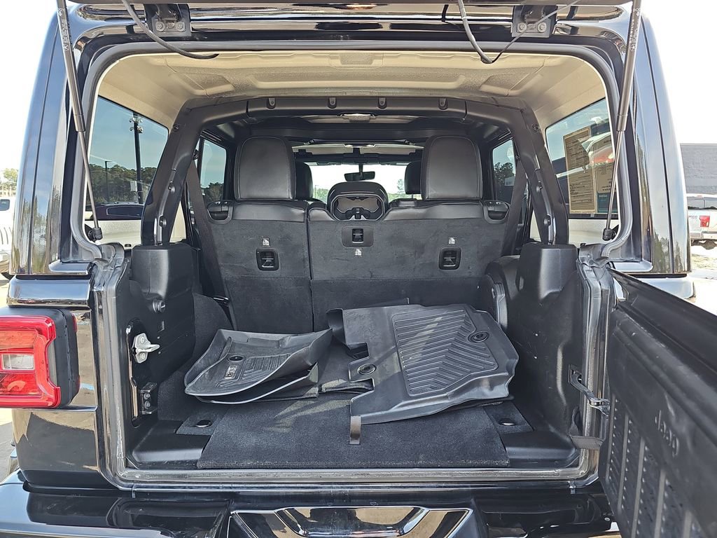 Used 2023 Jeep Wrangler Altitude image 16