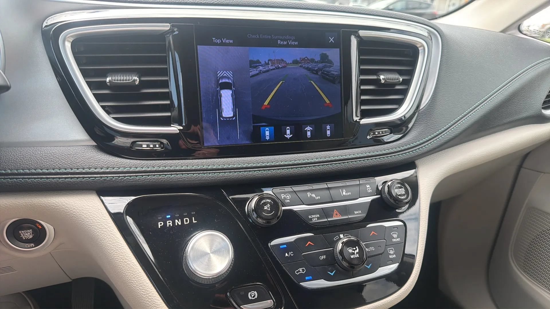 Used 2017 Chrysler Pacifica Platinum FWD image 17