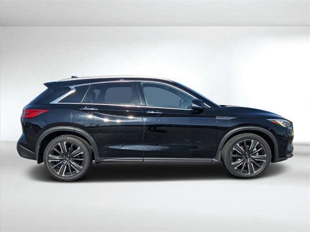 Used 2021 INFINITI QX50 Luxe w/ Appearance Package AWD/4WD image 2