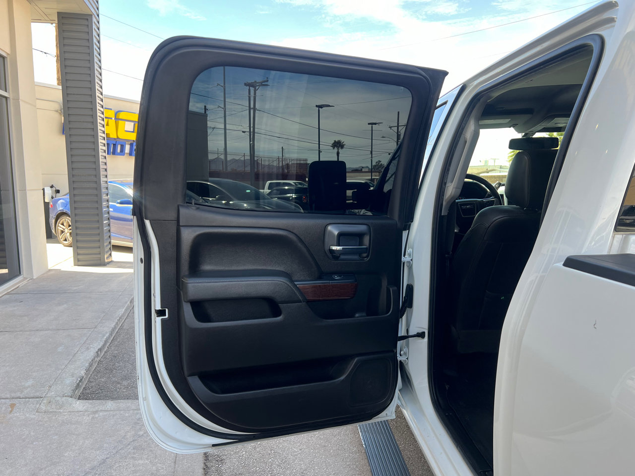 Used 2019 GMC Sierra 2500 SLT w/ Duramax Plus Package image 25