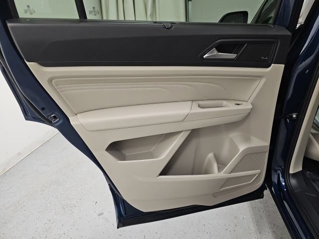 Used 2023 Volkswagen Atlas SEL Premium AWD/4WD image 29