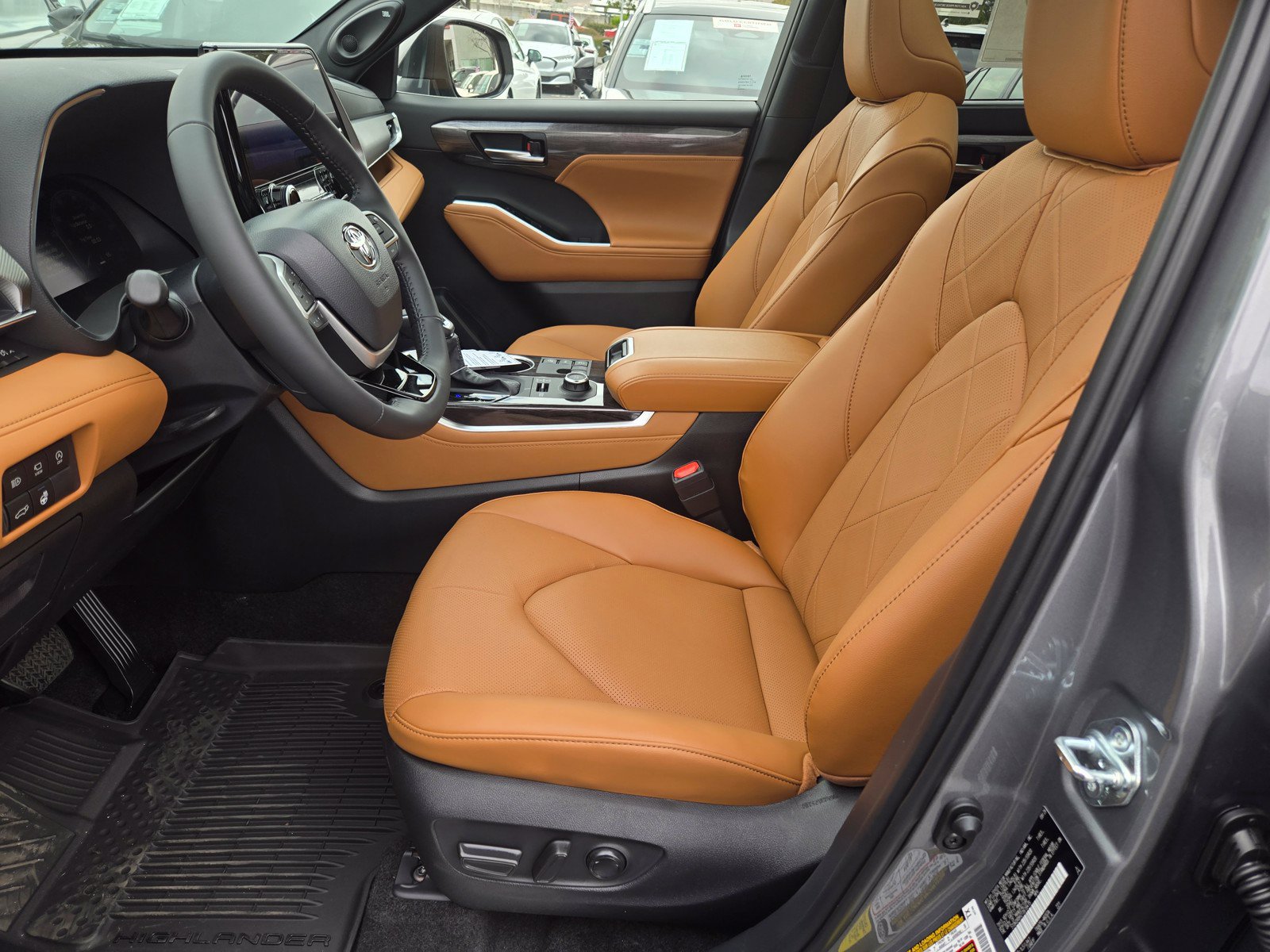 New 2026 Toyota Highlander Platinum AWD/4WD image 11