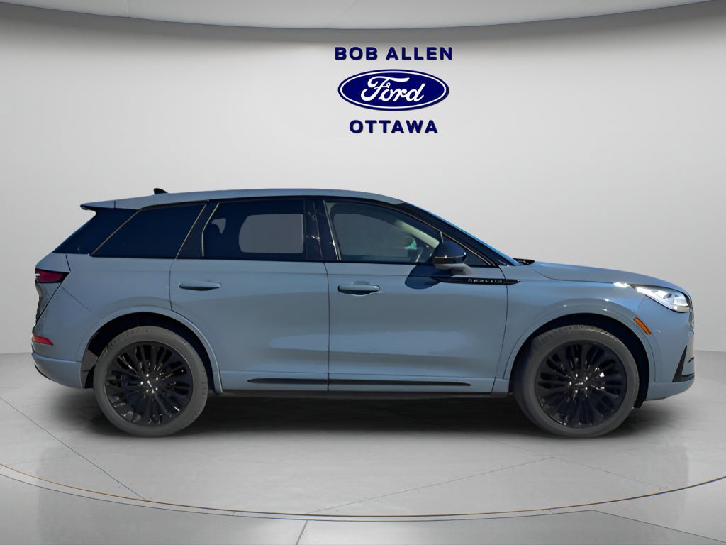 Used 2025 Lincoln Corsair Reserve w/ Jet Appearance Package image 10