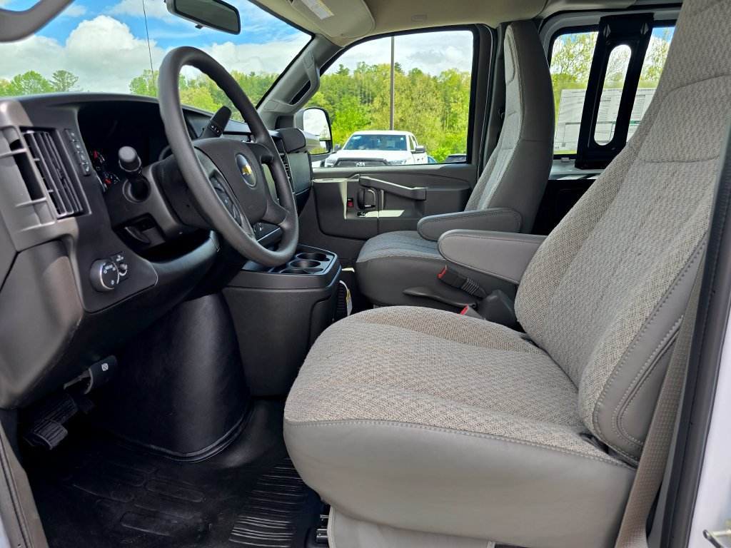 New 2026 Chevrolet Express 2500 Extended w/ Driver Convenience Package RWD image 4