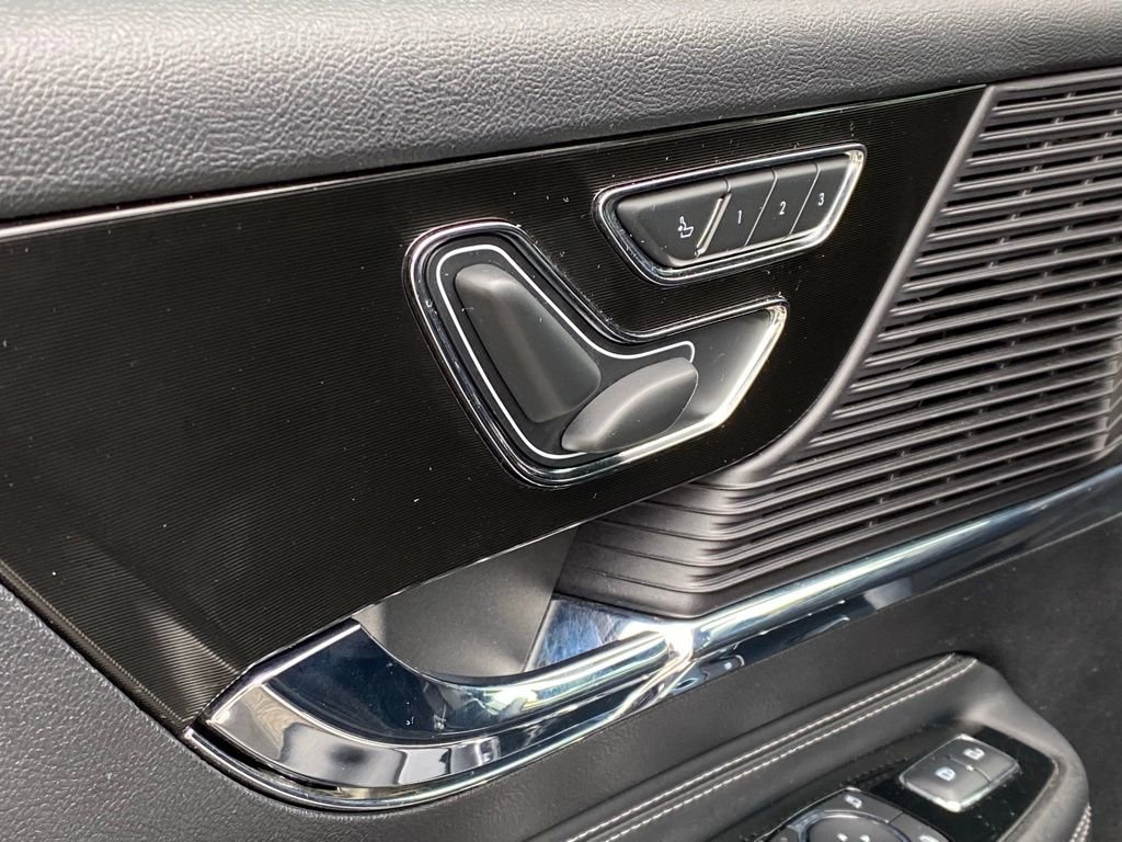 Used 2022 Lincoln Corsair AWD w/ Equipment Group 101A image 11