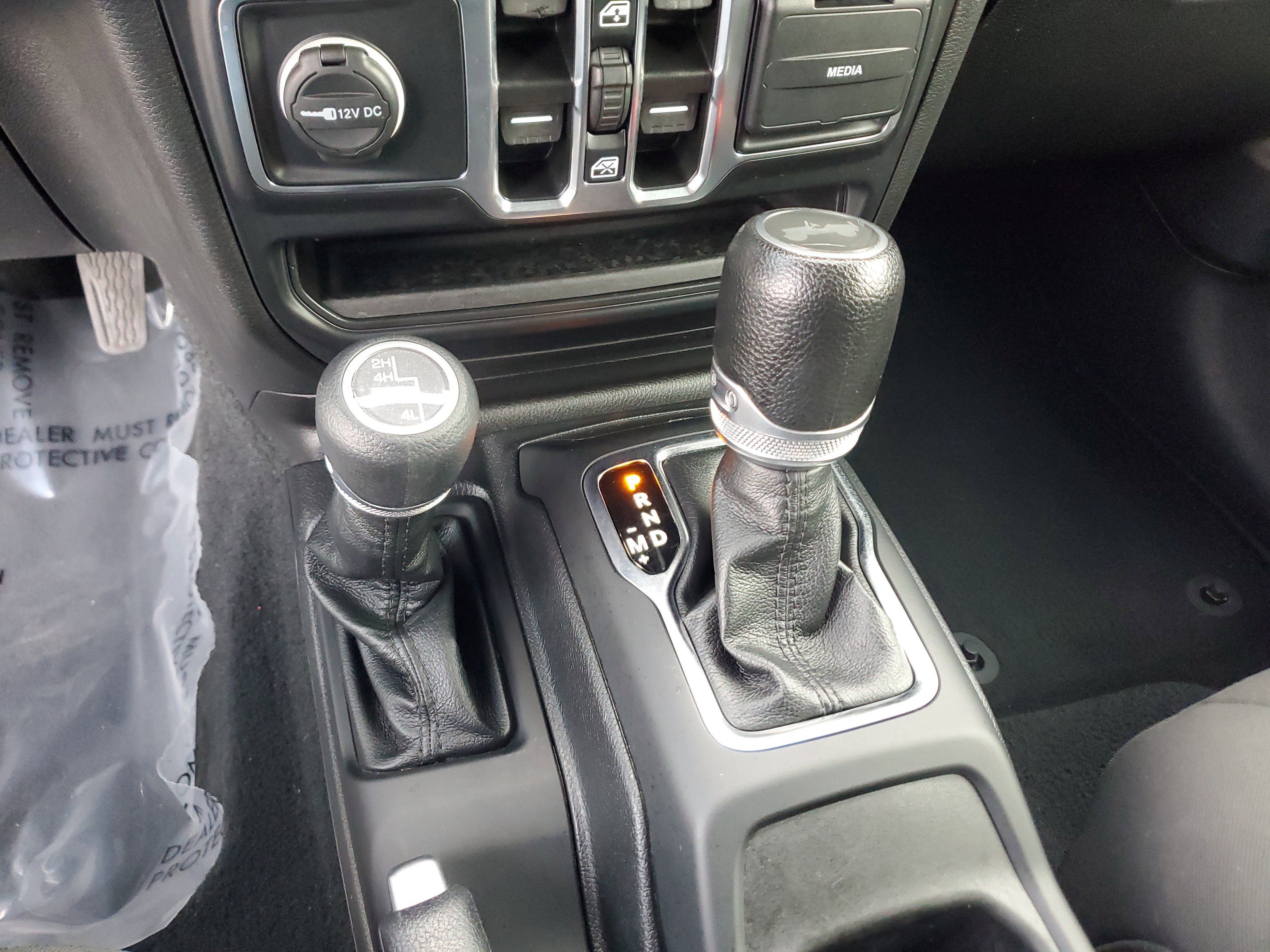 Used 2023 Jeep Wrangler Sport image 26