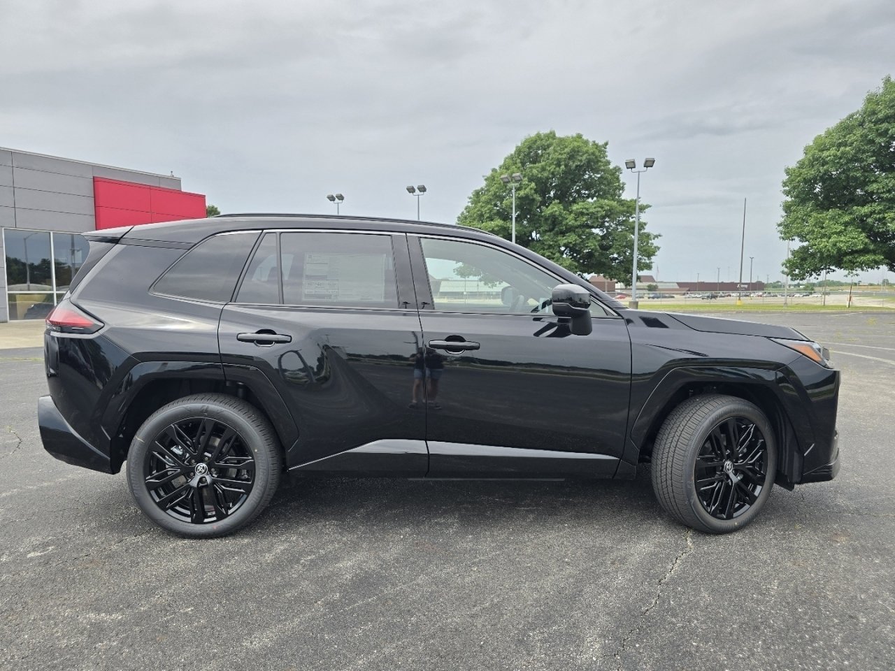New 2026 Toyota RAV4 XSE AWD/4WD image 17