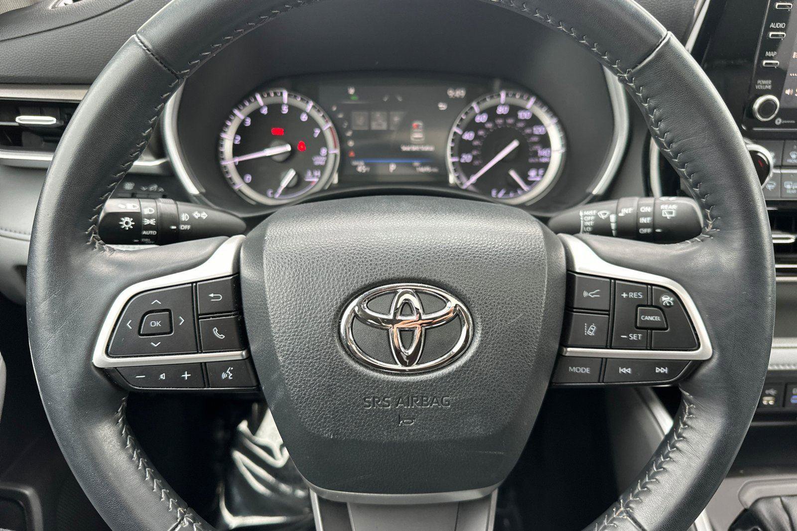 Used 2022 Toyota Highlander XLE image 25