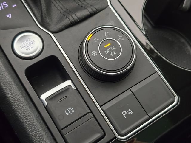 Used 2021 Volkswagen Atlas SEL image 36