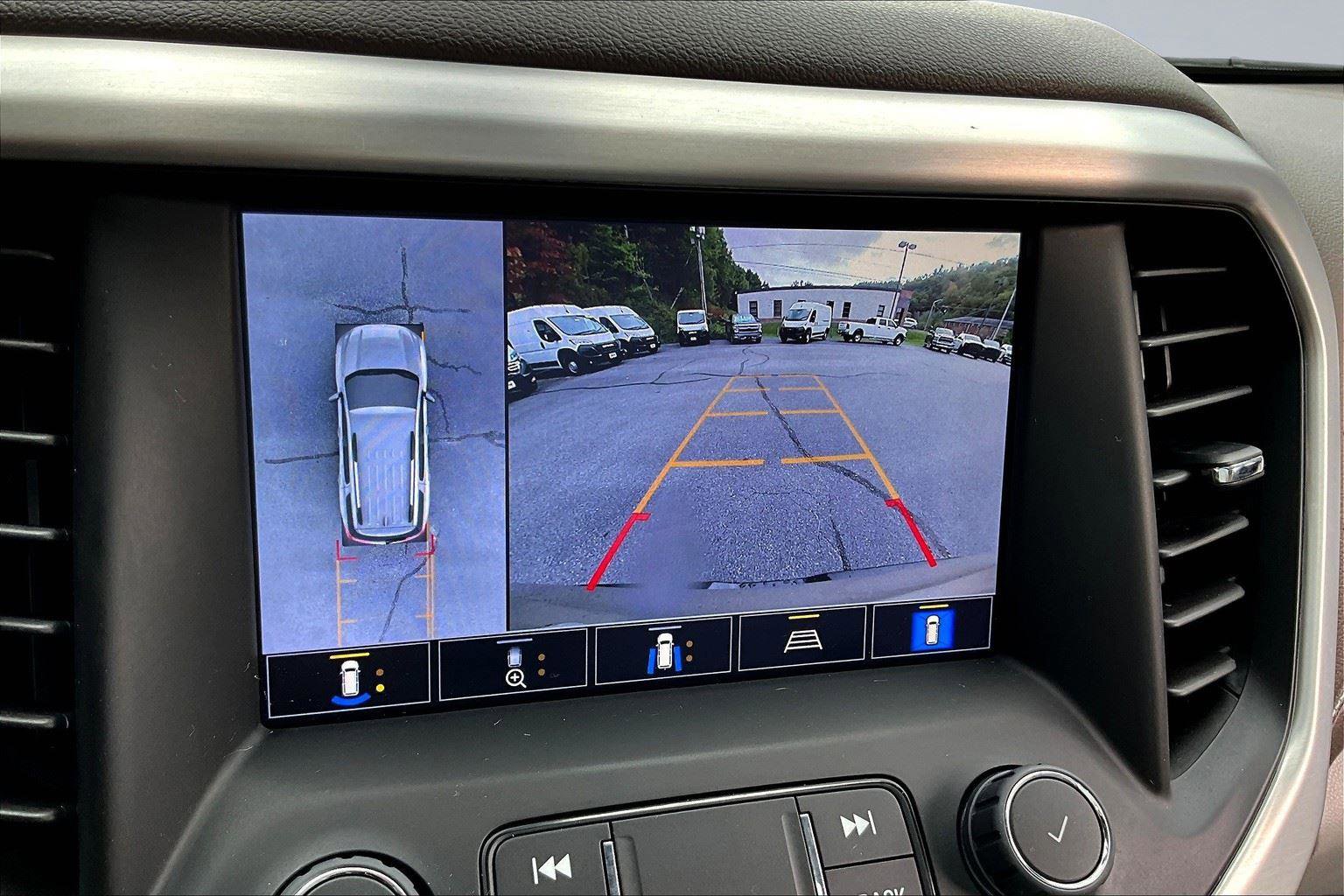 Used 2022 GMC Acadia SLT w/ Technology Package image 22