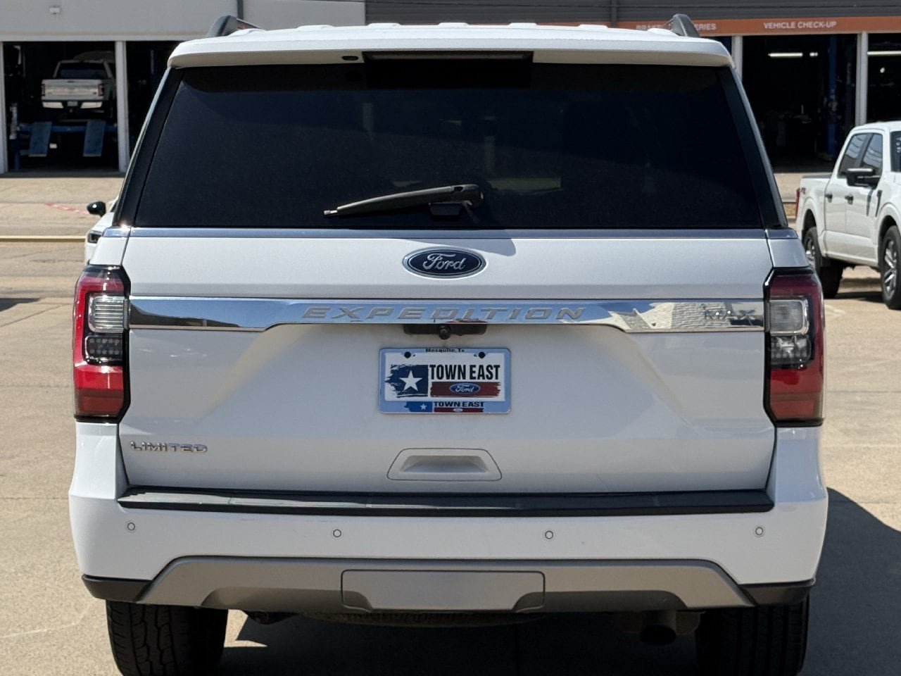 Used 2020 Ford Expedition Max Limited RWD image 6