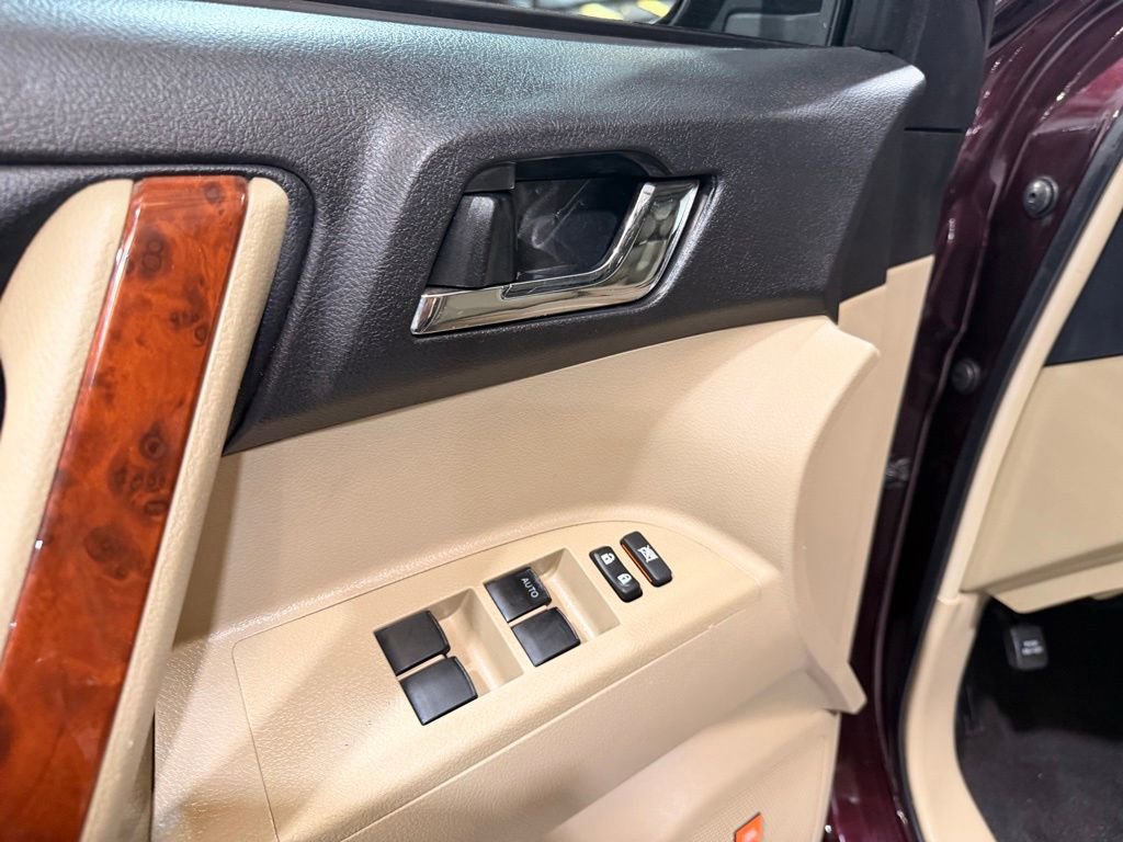 Used 2013 Toyota Highlander Limited image 28