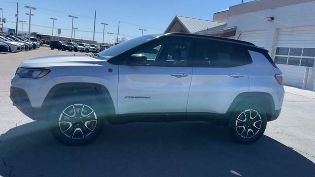 Used 2024 Jeep Compass Trailhawk AWD/4WD image 6