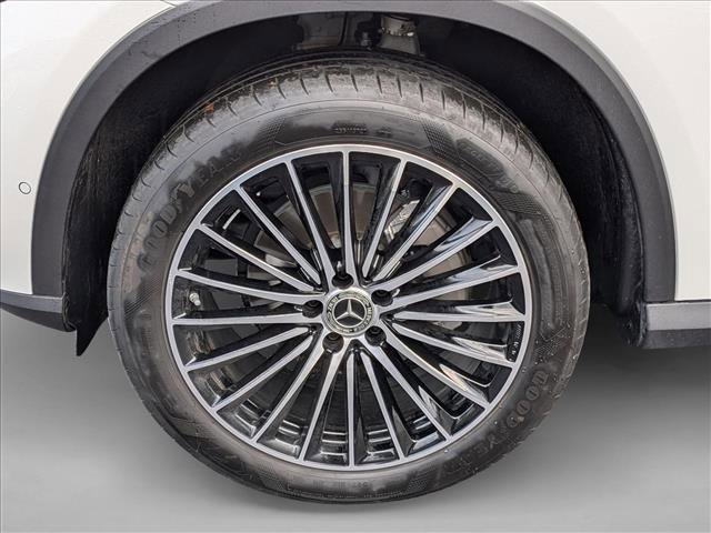 Used 2025 Mercedes-Benz GLC 300 image 23