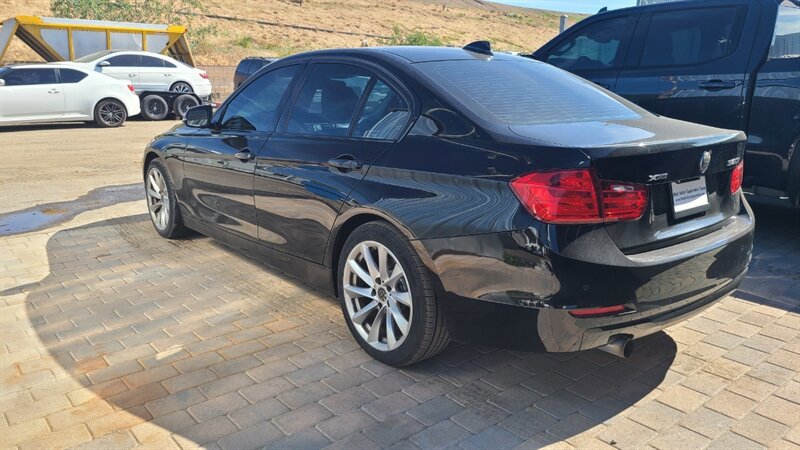 Used 2015 BMW 320i xDrive Sedan AWD/4WD image 3