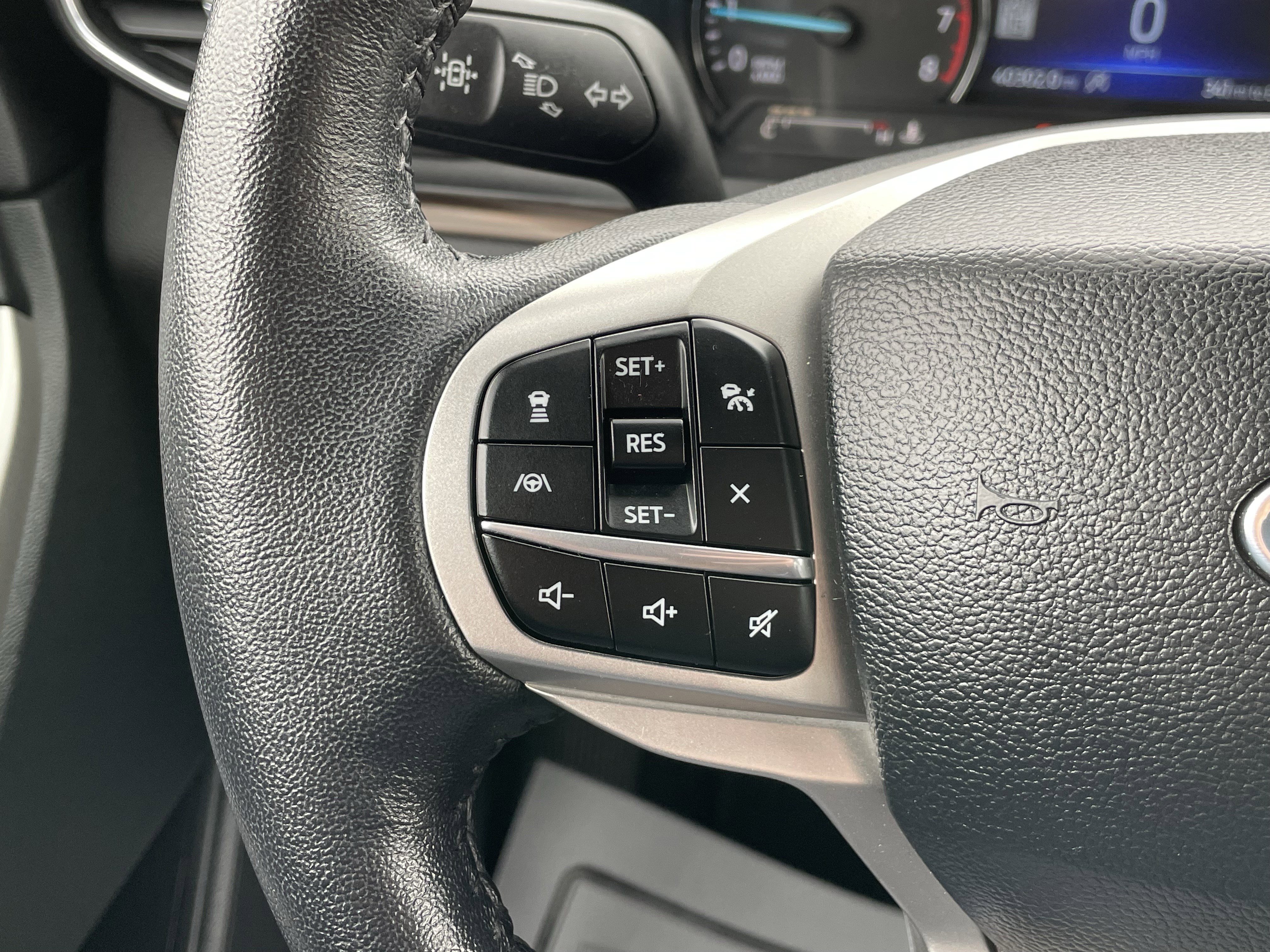 Used 2024 Ford Explorer Limited image 20