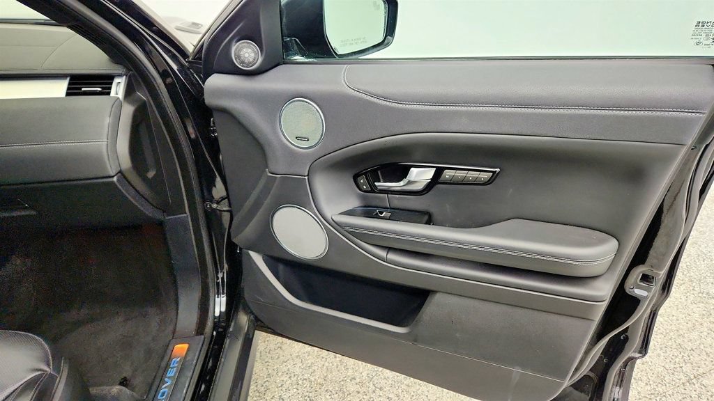 Used 2019 Land Rover Range Rover Evoque HSE Dynamic AWD/4WD image 25