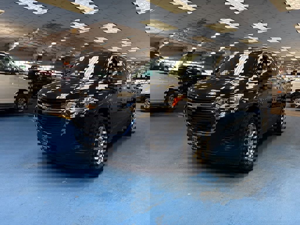 Used 2021 Chevrolet Traverse LS image 12