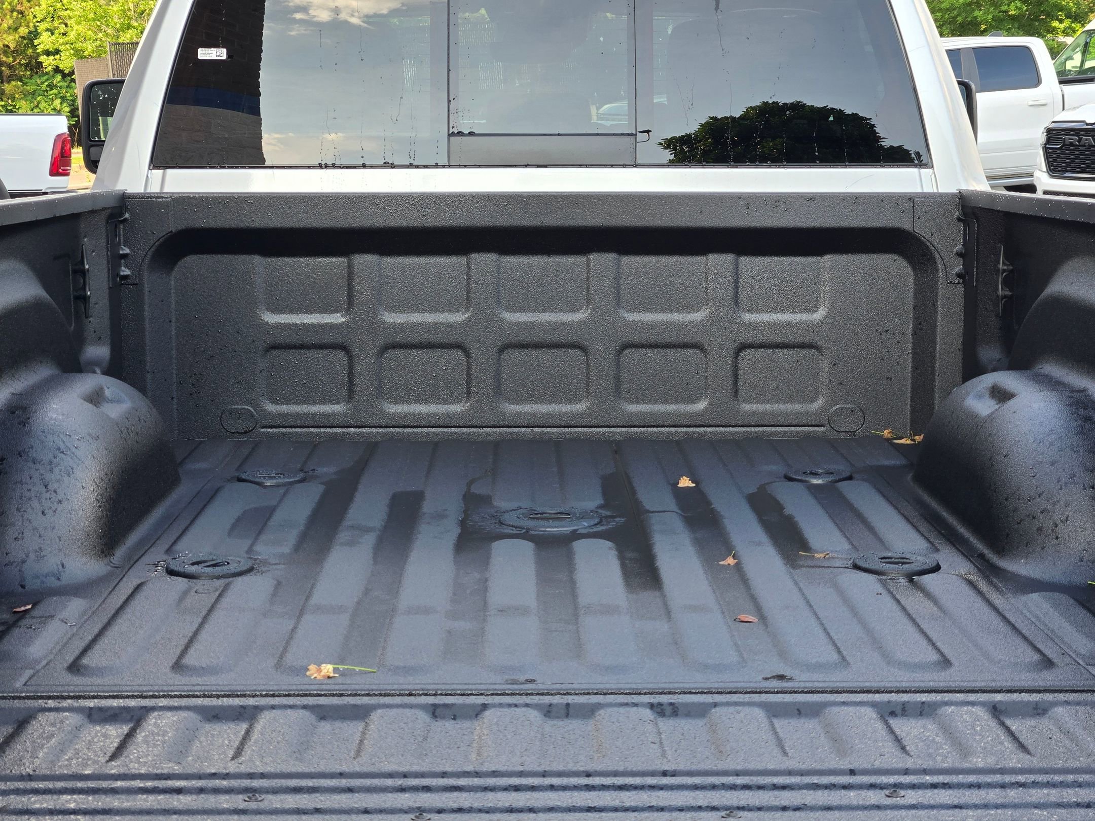 New 2026 RAM 2500 Laramie AWD/4WD image 18