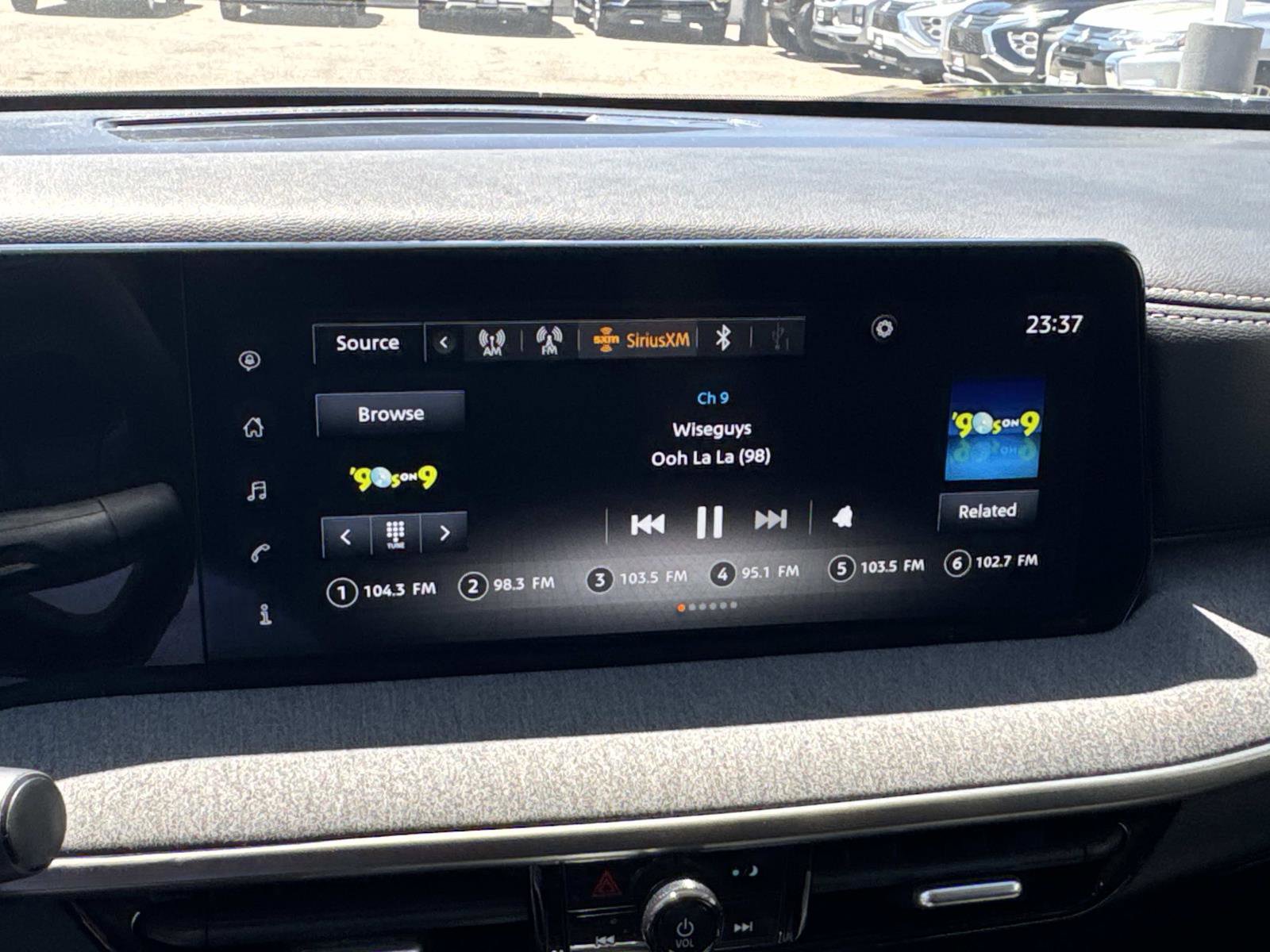 Used 2025 Nissan Kicks SV FWD image 29