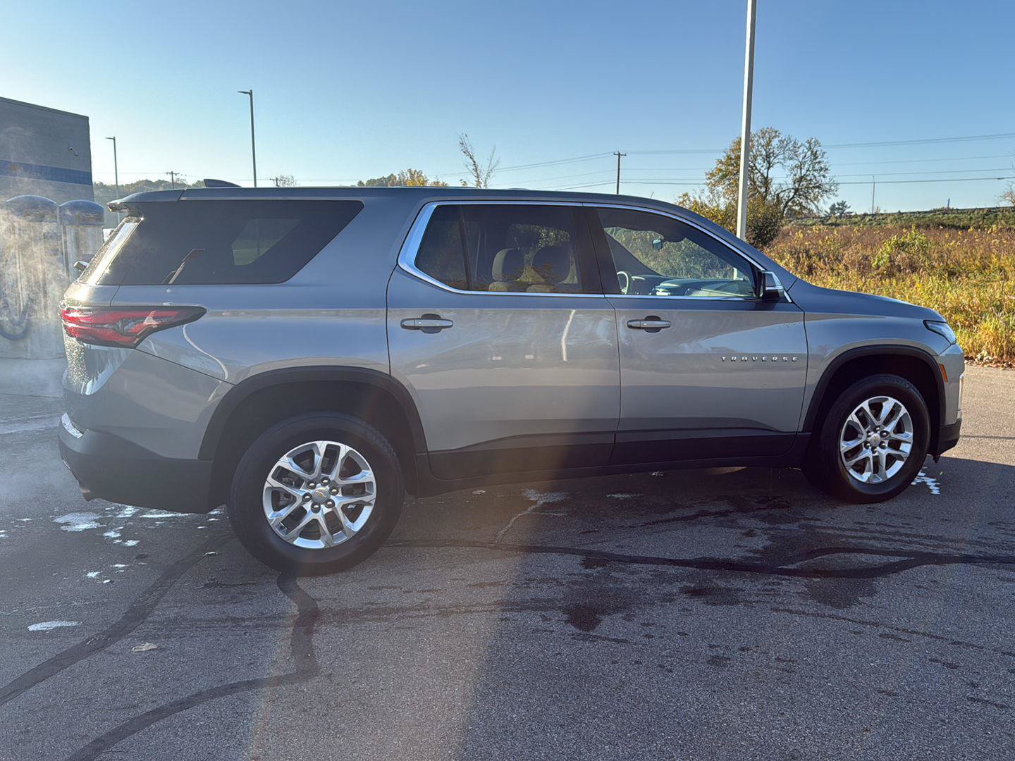 Used 2023 Chevrolet Traverse LS w/ Safety Package FWD image 7