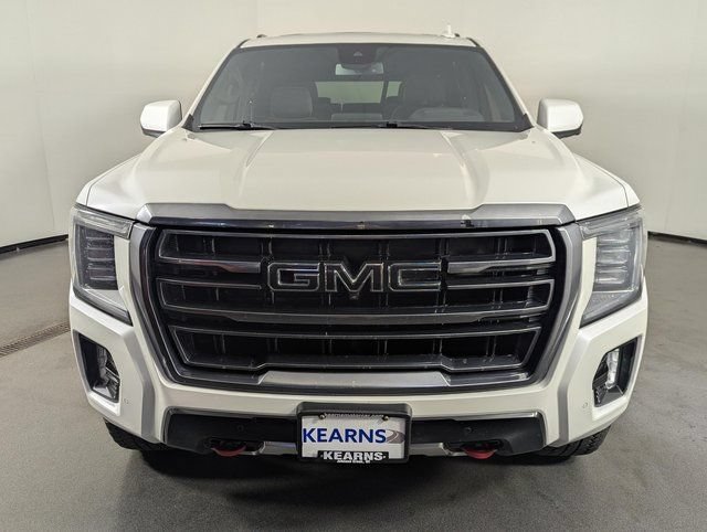 Used 2023 GMC Yukon AT4 w/ Technology Package AWD/4WD image 3