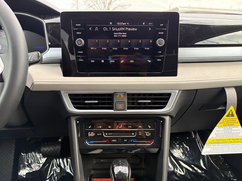 New 2026 Volkswagen Taos SE FWD image 19