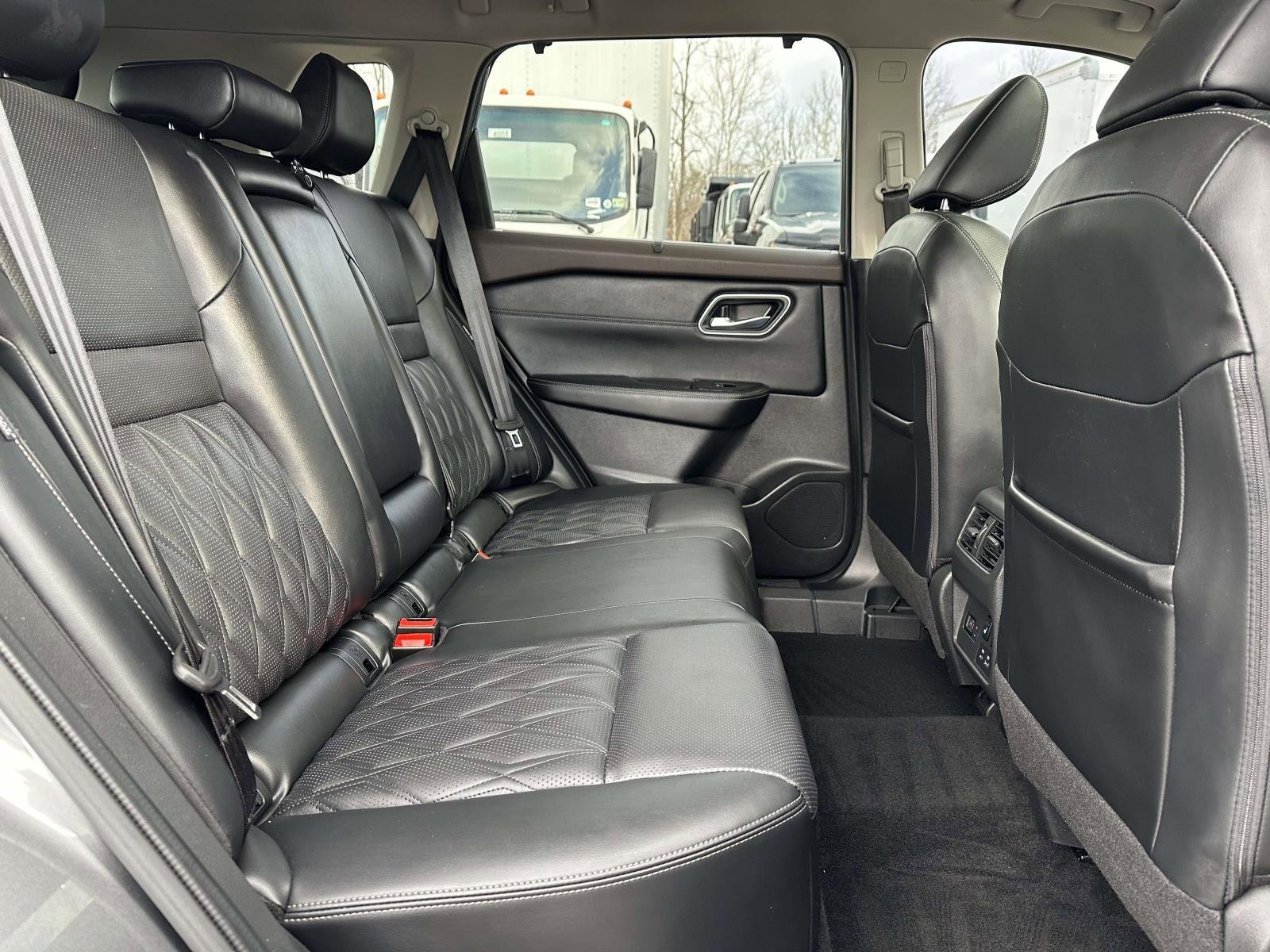 Used 2023 Nissan Rogue Platinum w/ Platinum Premium Package image 25