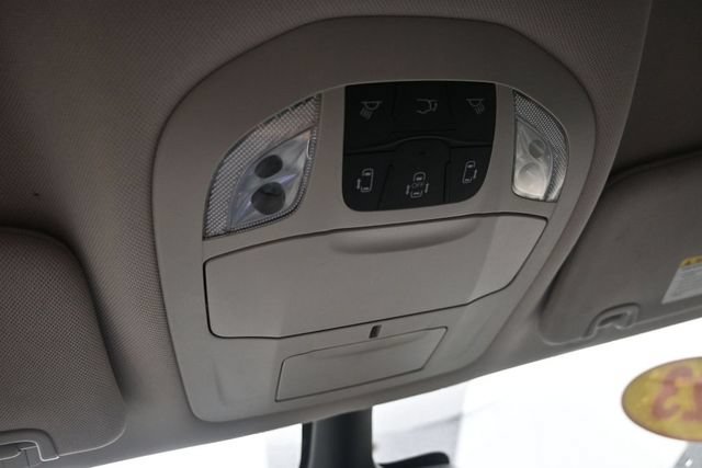 Used 2023 Chrysler Pacifica Touring-L FWD image 23