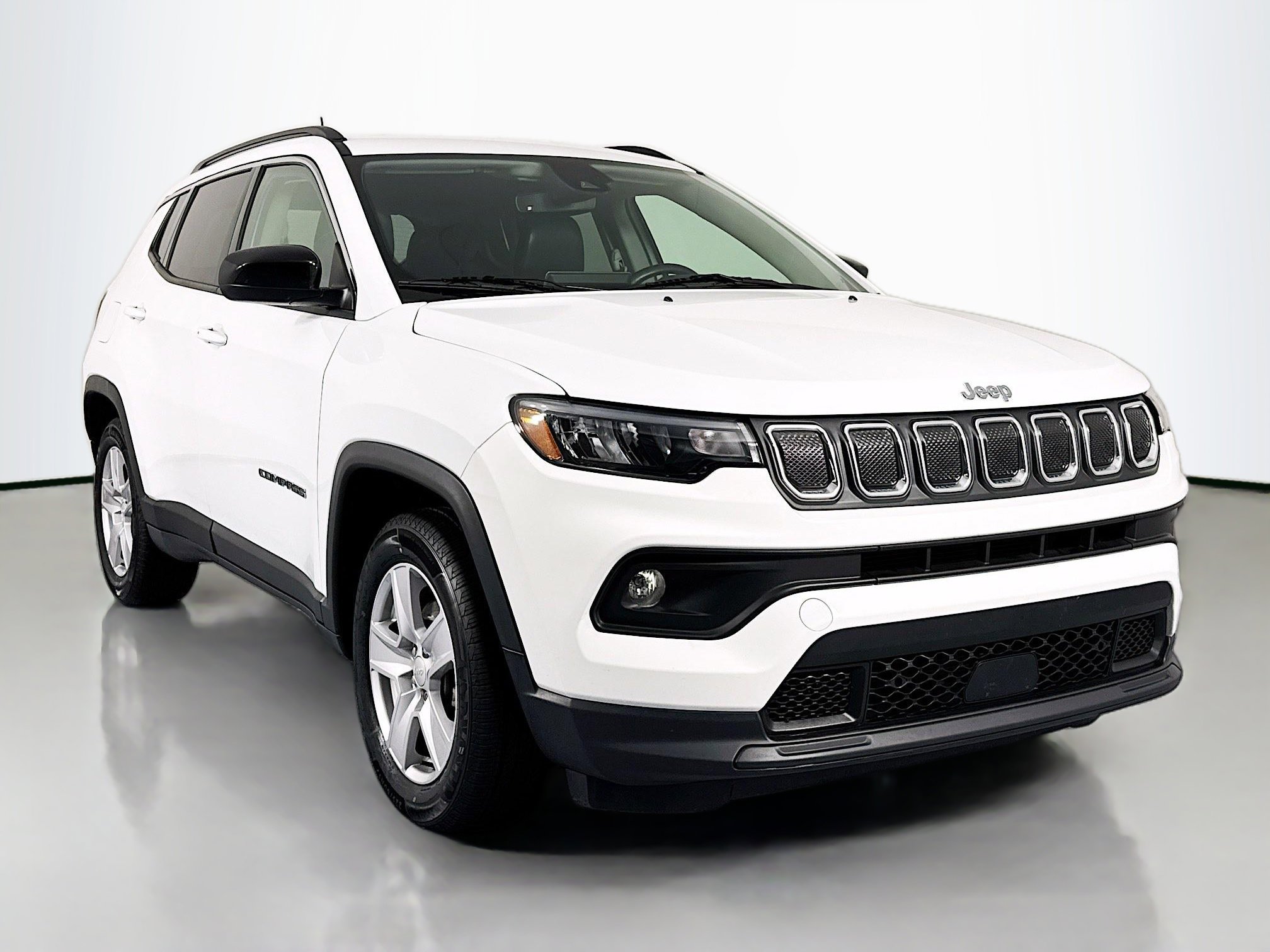 Used 2022 Jeep Compass Latitude w/ Convenience Group image 3