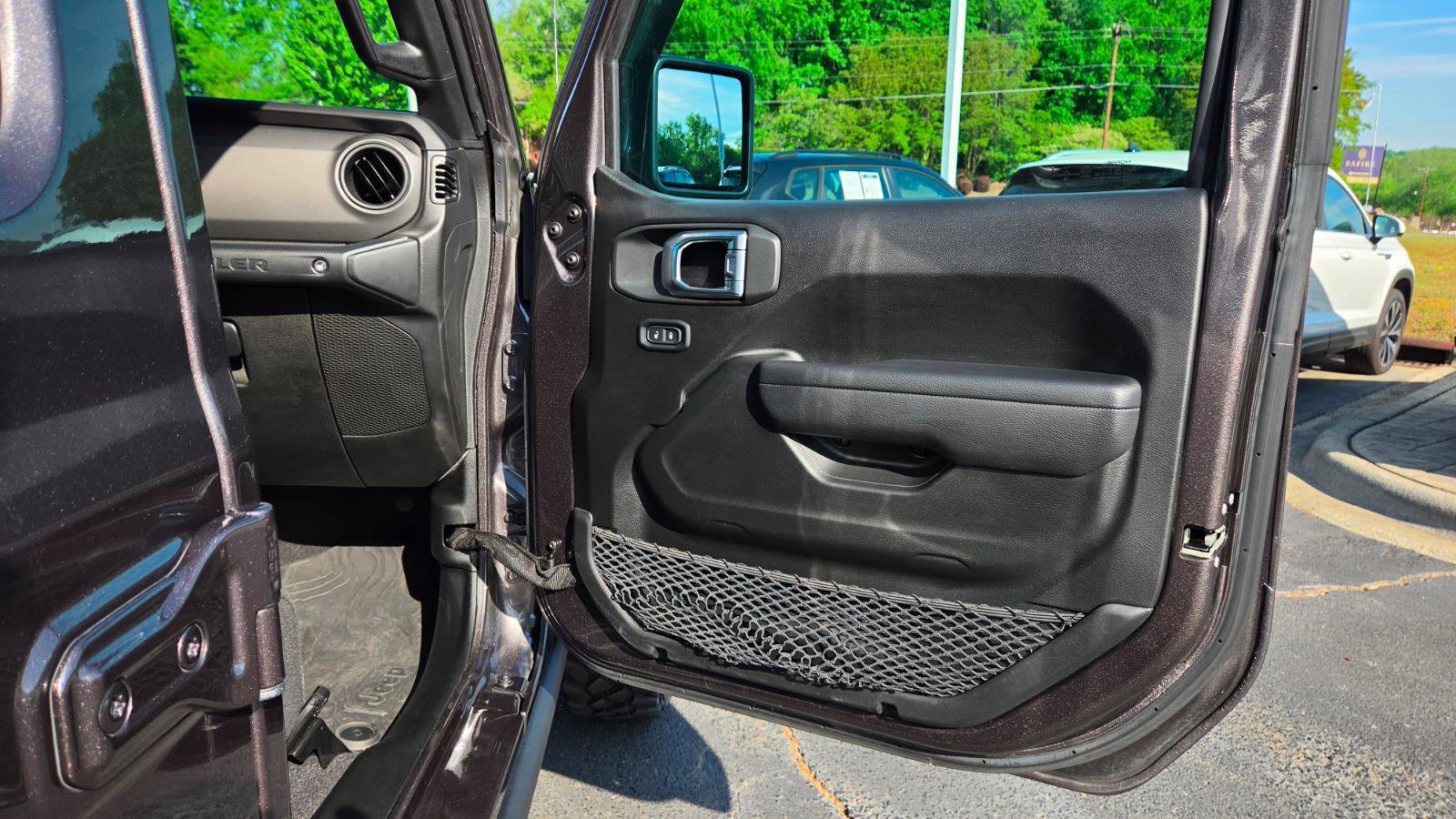 Used 2023 Jeep Wrangler Unlimited w/ Cold Weather Group image 54